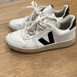 Veja V-10 Sneakers sz 8/eu39